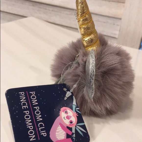 Pom Clip- NWT - ** Free with any Purchase** - Picture 7 of 8